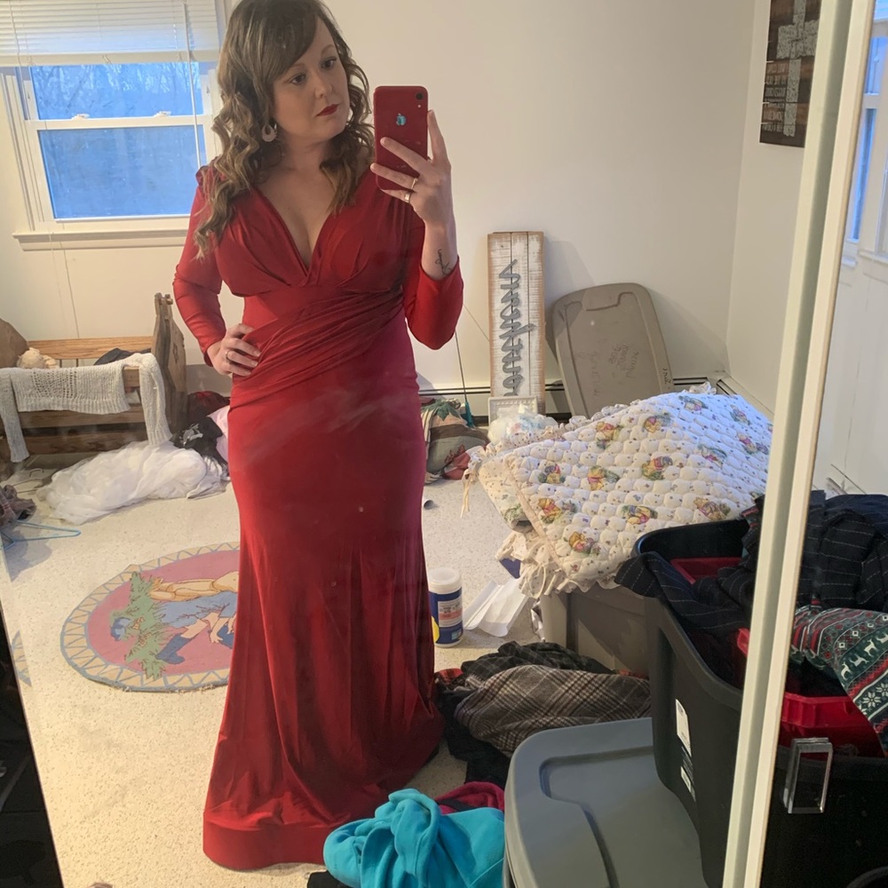 Gown - Picture 3 of 3